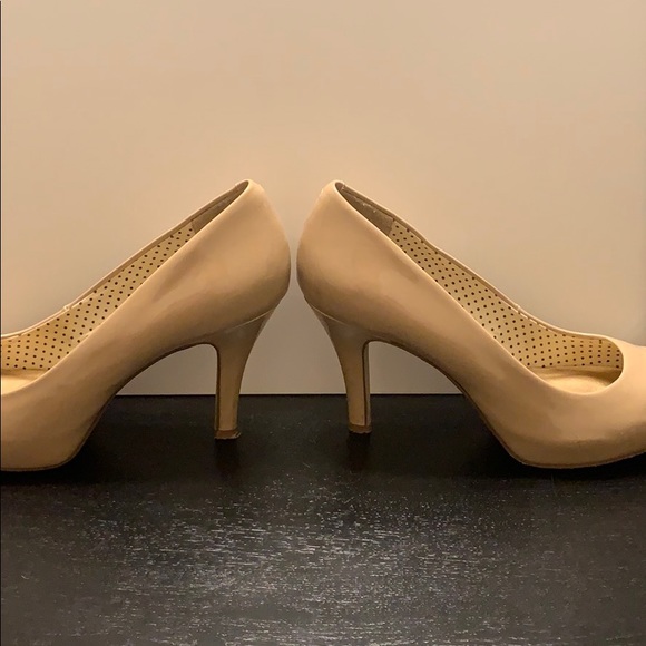 Steve Madden Platform Pumps Size 6.5 - Picture 5 of 5